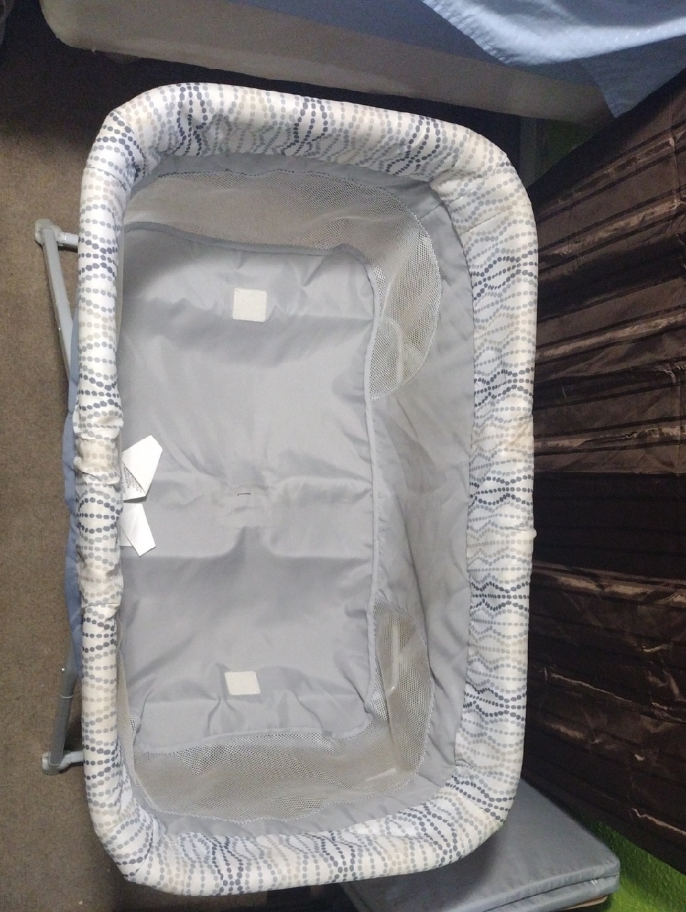 Inginuity Brand Large Light Gray Baby Bassinet with Wave Pattern